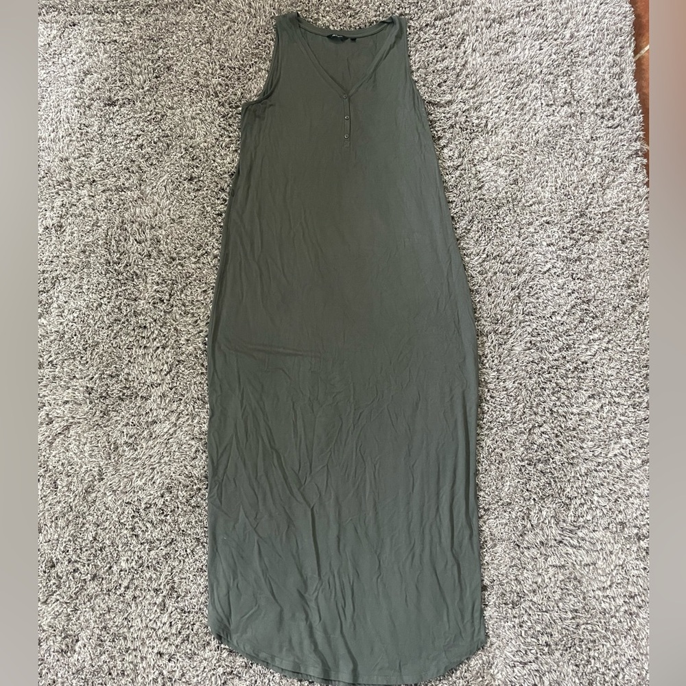 Green maxi dress
